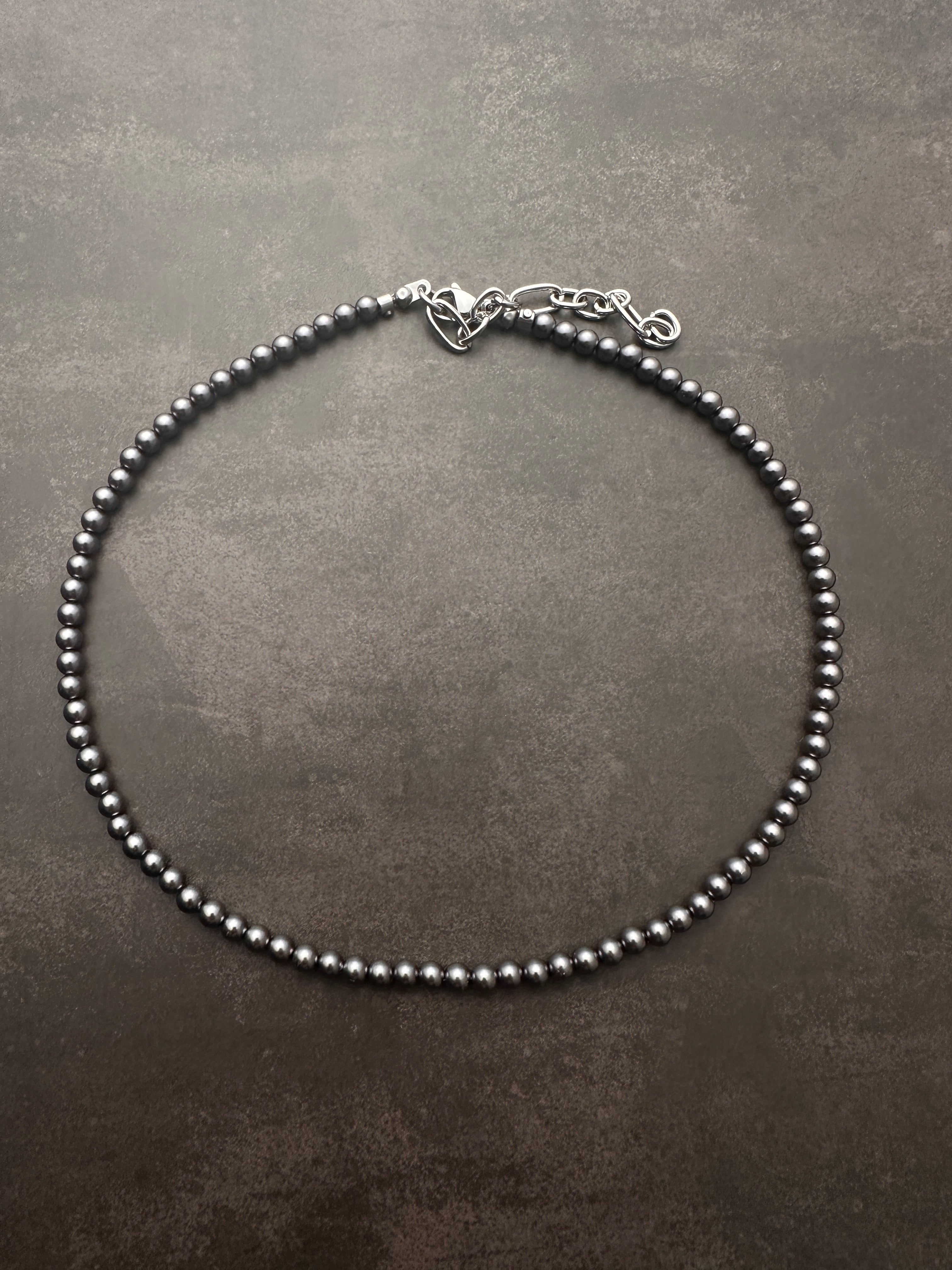 Dark Grey Pearl Choker — Cool, Minimal & Easy to Layer