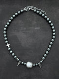 Collana vistosa a zanna di vampiro grigio scuro perla, stile soft industrial