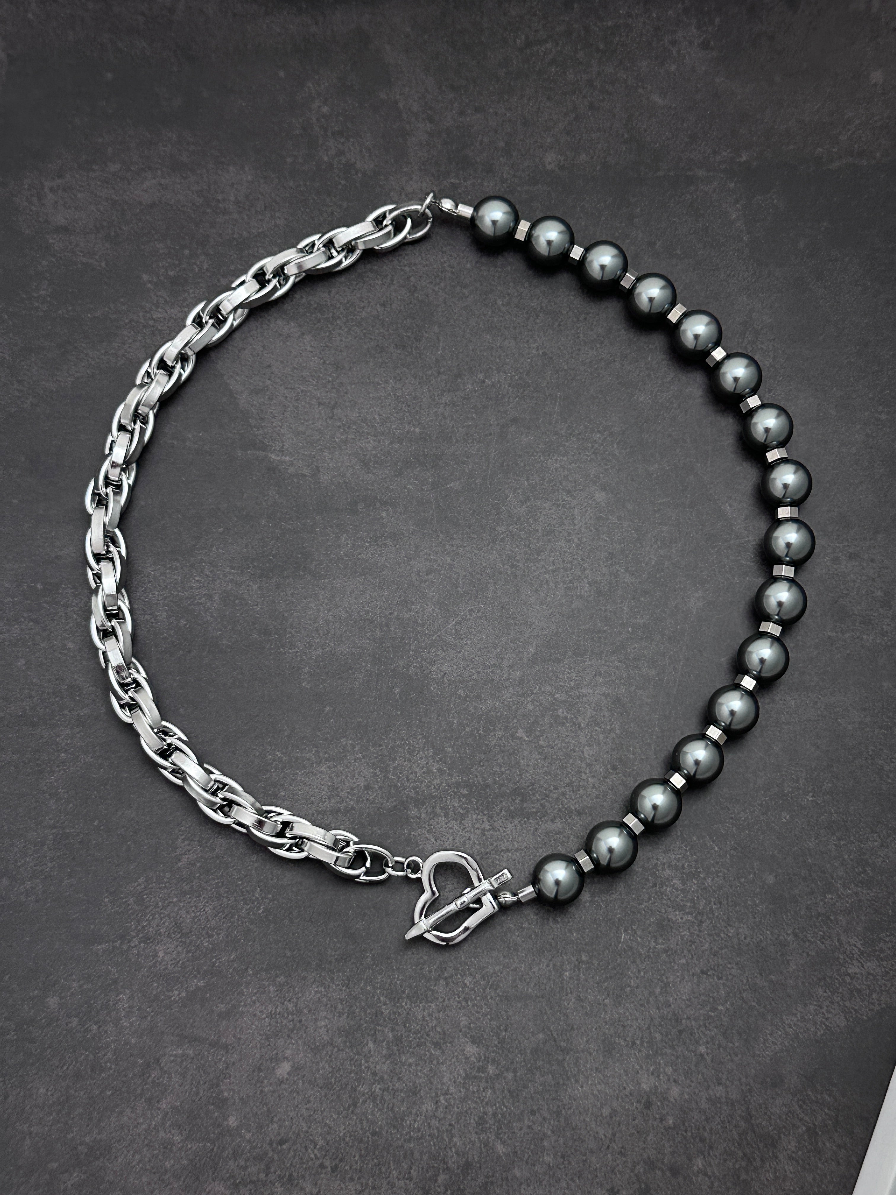 Heart Clasp | Dark Grey Pearl Elegant Statement Necklace