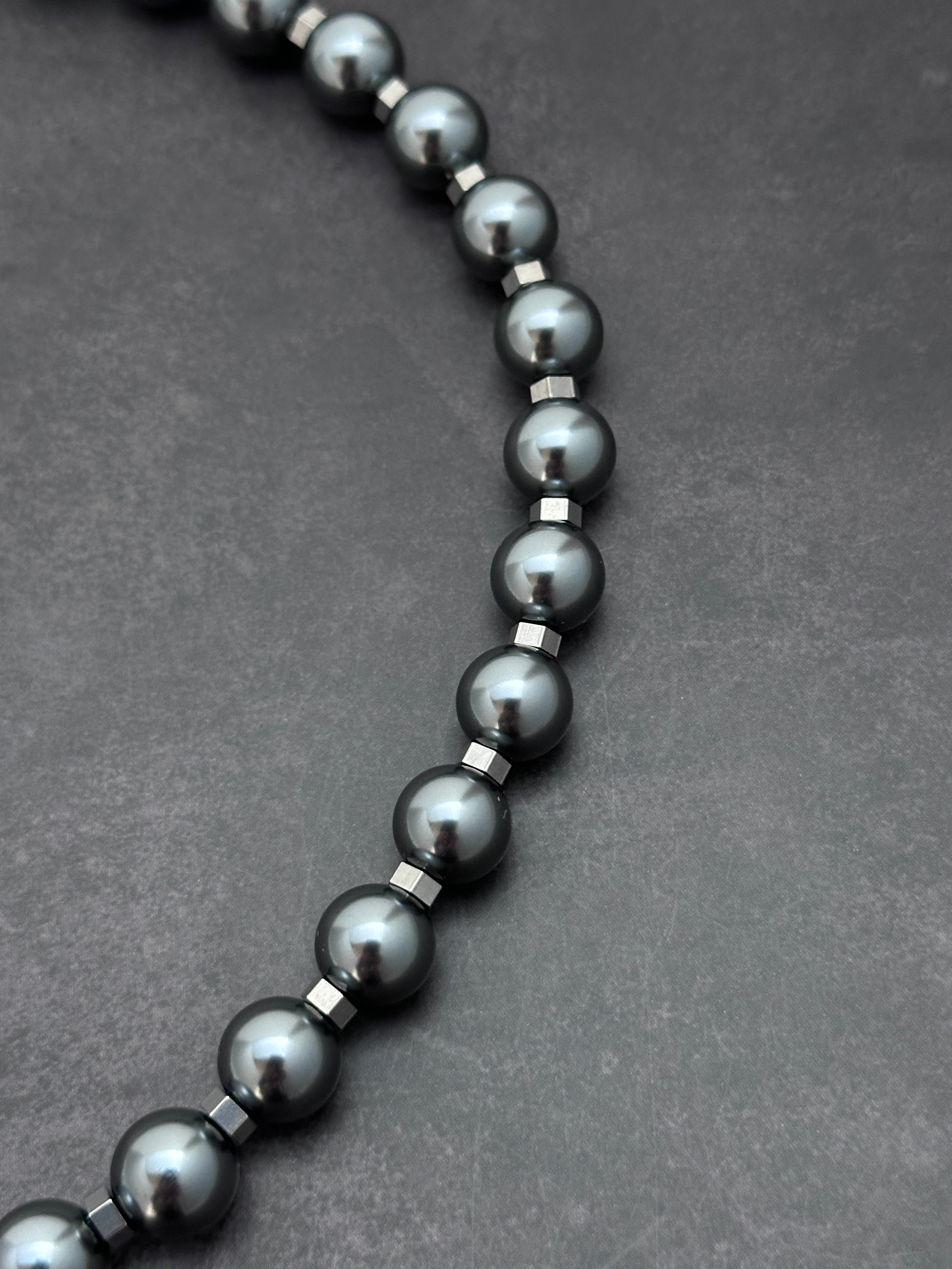 Heart Clasp | Dark Grey Pearl Elegant Statement Necklace