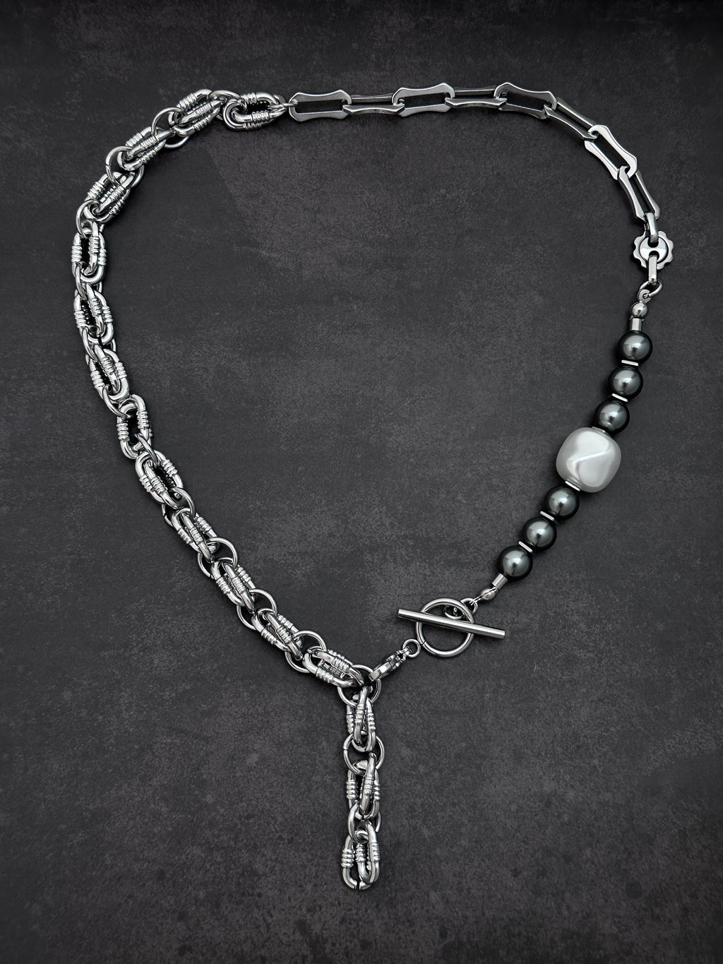 Mechanical Chain | Dark Grey Beaded Pearl  Elegant Strength Necklace