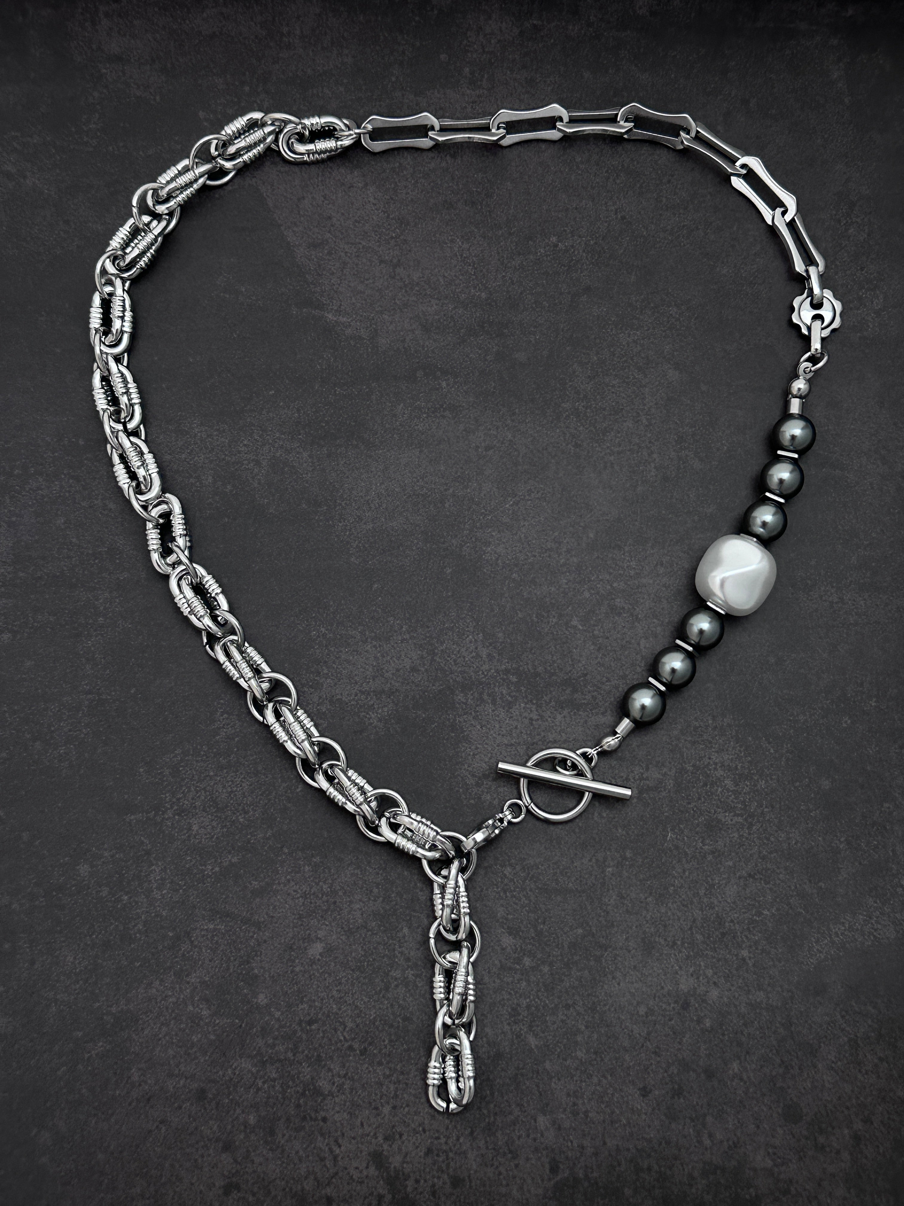 Mechanical Chain | Dark Grey Beaded Pearl  Elegant Strength Necklace