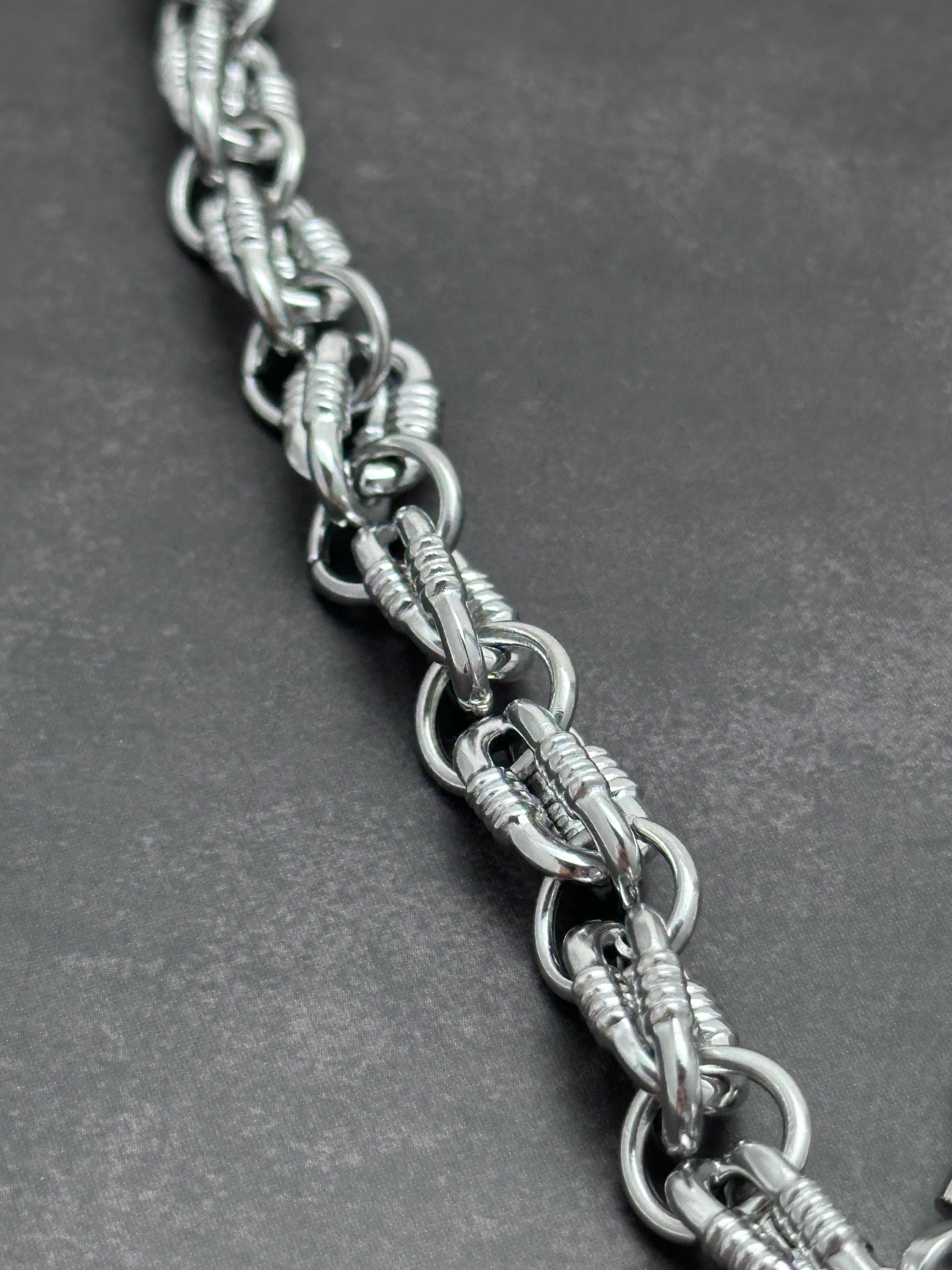 Mechanical Chain | Dark Grey Beaded Pearl  Elegant Strength Necklace