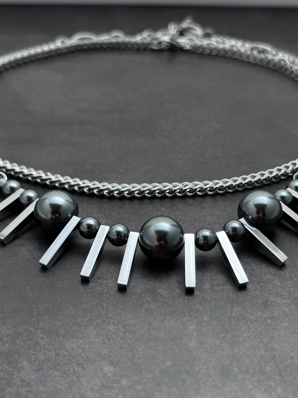 Dark Grey Pearl Double-Layer Necklace | Silver Industrial Chain Necklace with Elegant Strength