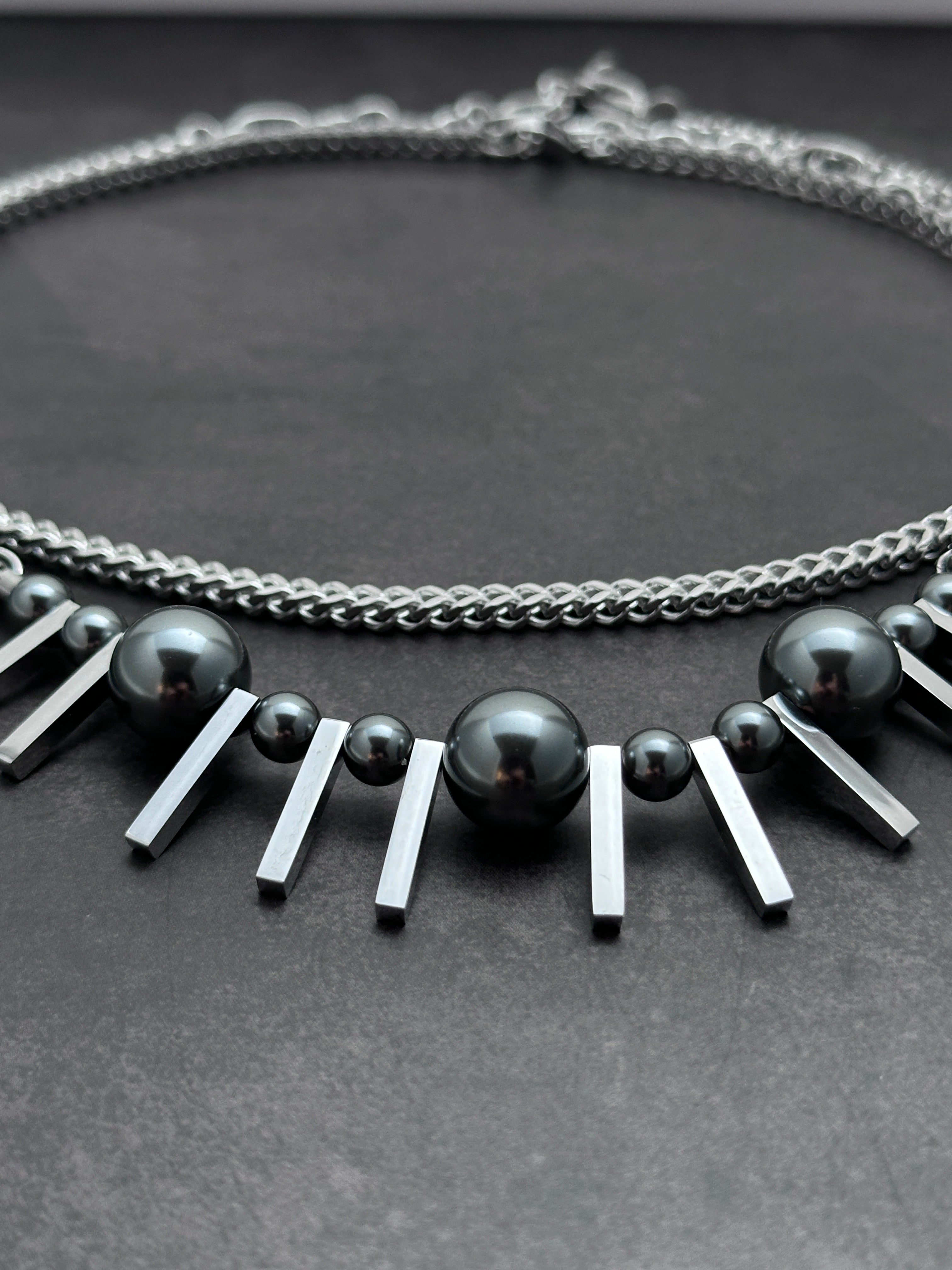 Dark Grey Pearl Double-Layer Necklace | Silver Industrial Chain Necklace with Elegant Strength