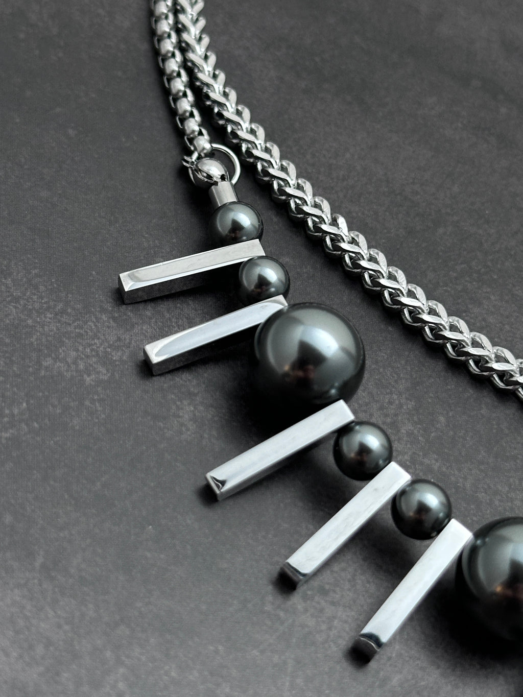Dark Grey Pearl Double-Layer Necklace | Silver Industrial Chain Necklace with Elegant Strength