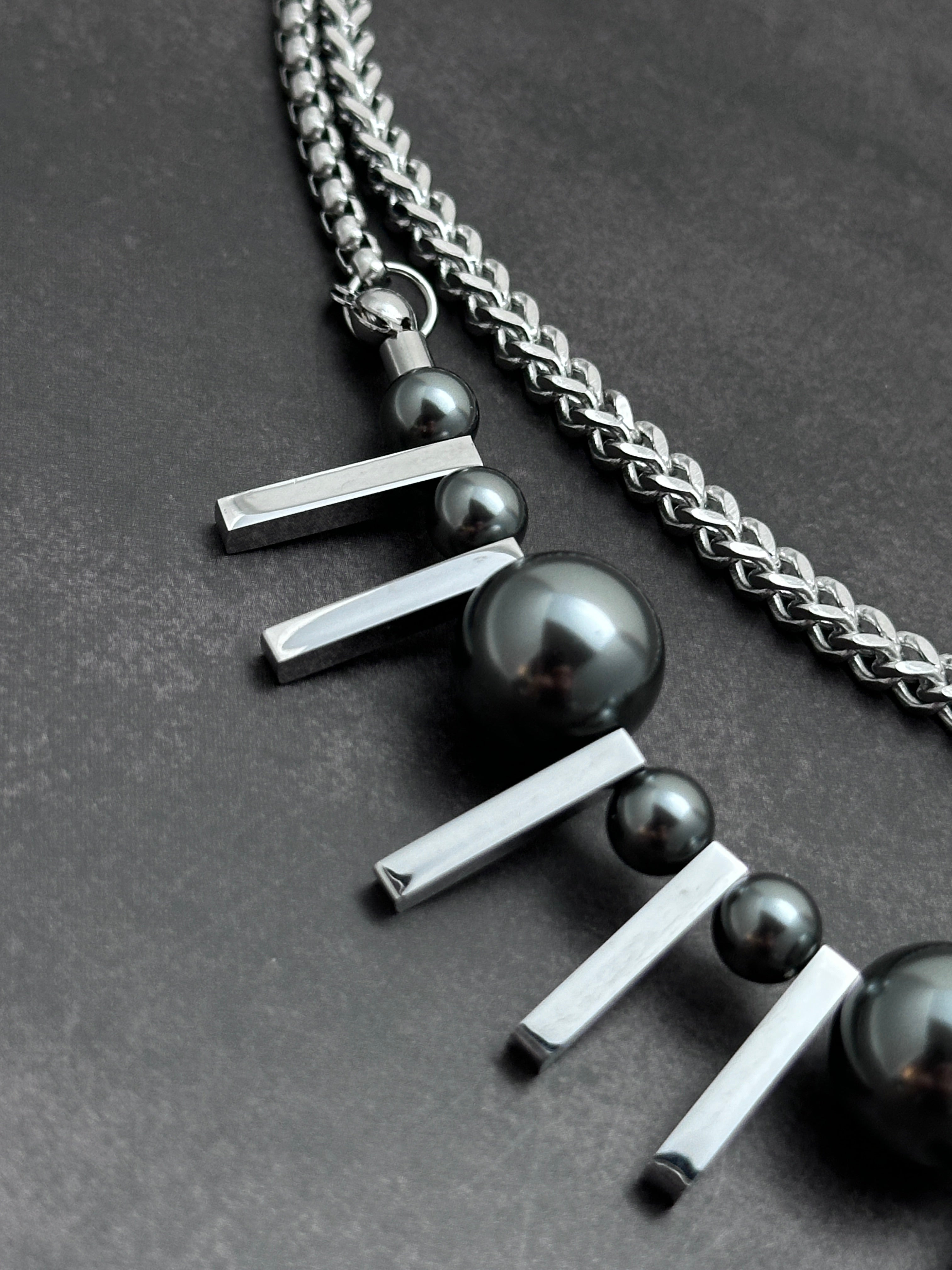 Dark Grey Pearl Double-Layer Necklace | Silver Industrial Chain Necklace with Elegant Strength