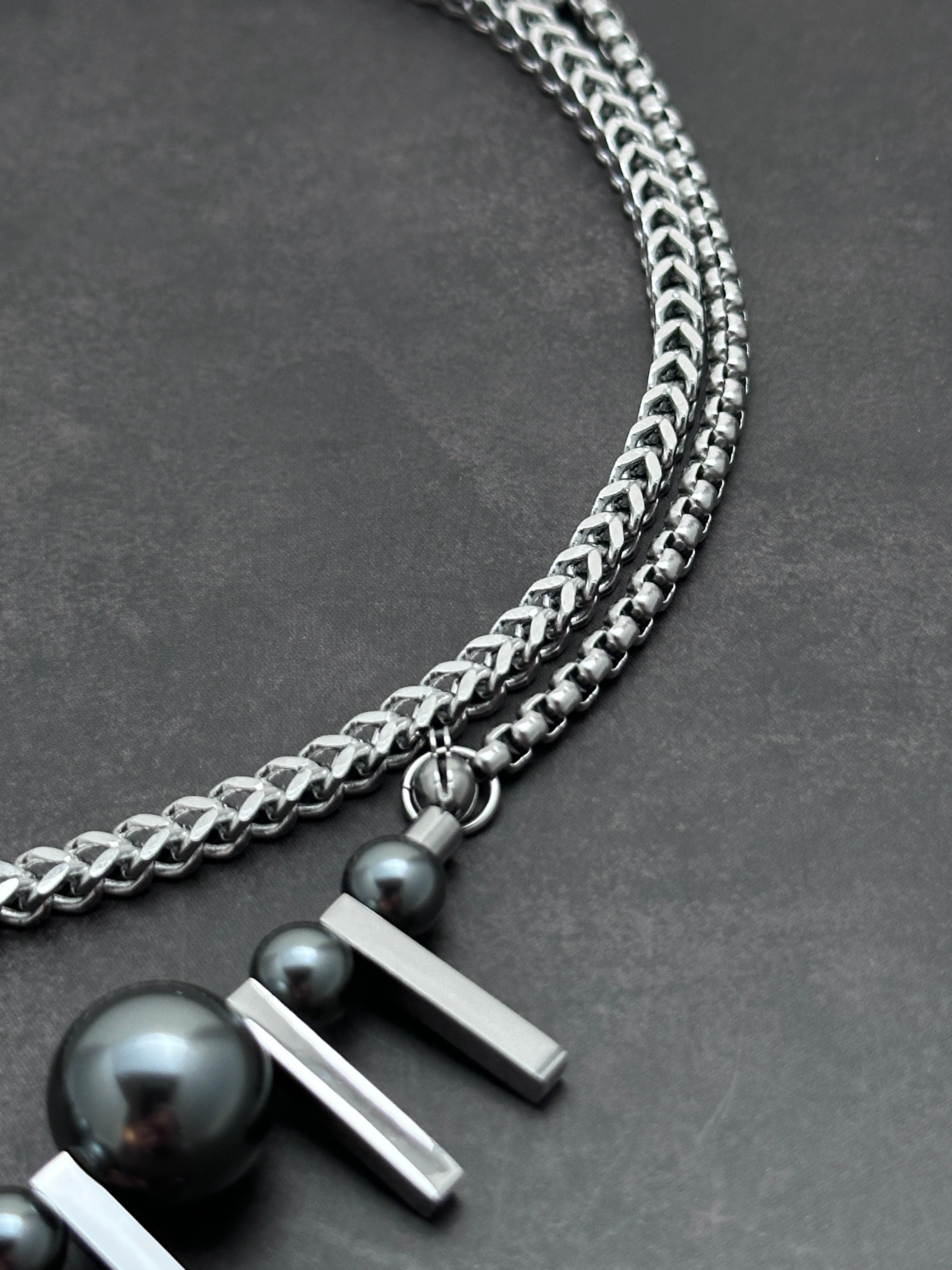 Dark Grey Pearl Double-Layer Necklace | Silver Industrial Chain Necklace with Elegant Strength