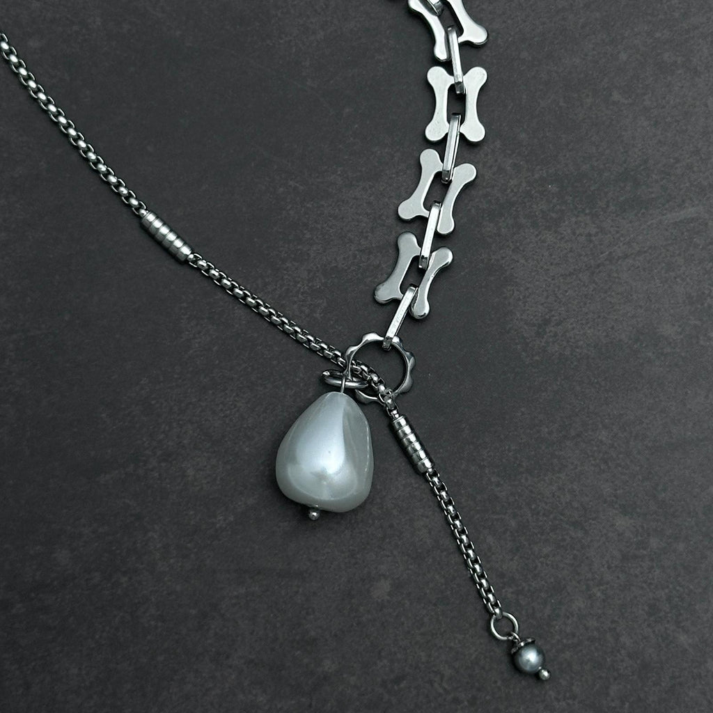 Silver-Tone Butterfly-Shaped Chain Necklace | Asymmetric Irregular Pearl Lariat Necklace