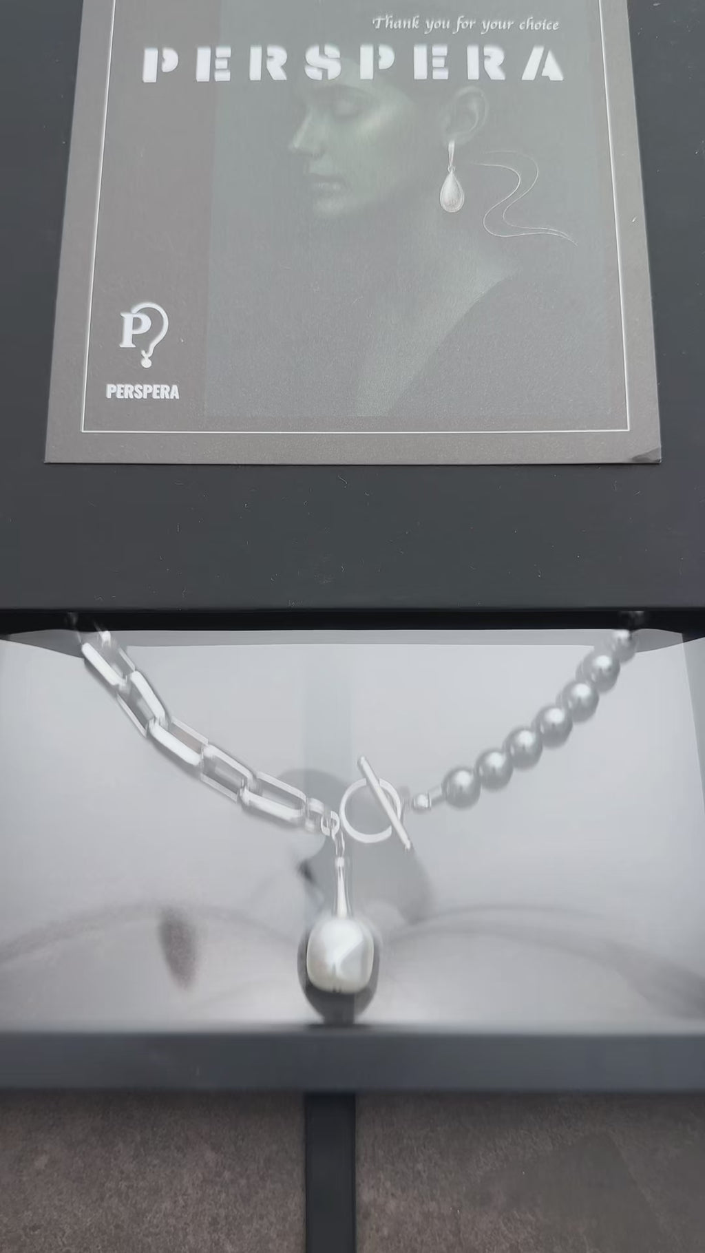 Asymmetric Chain & Dark Grey Pearl Necklace with Elegant Strength